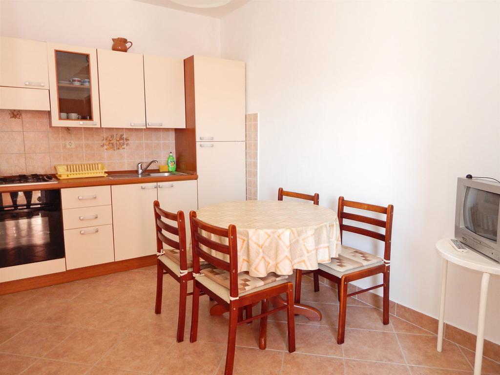 Apartments Rajko パグ エクステリア 写真