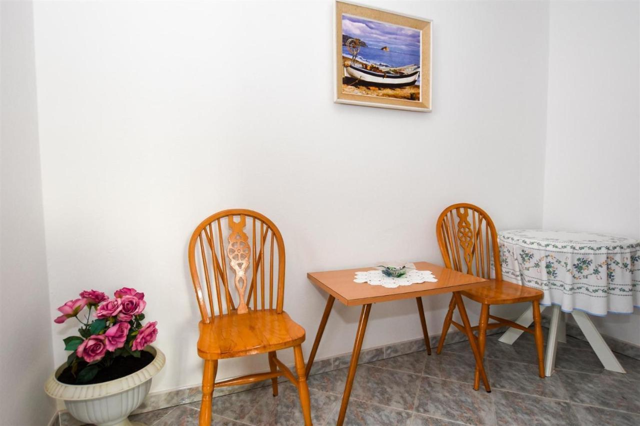 Apartments Rajko パグ エクステリア 写真