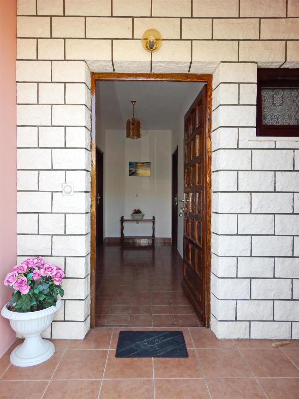 Apartments Rajko パグ エクステリア 写真